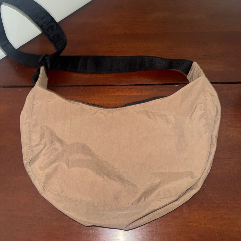 BAGGU medium Crescent color COCOA